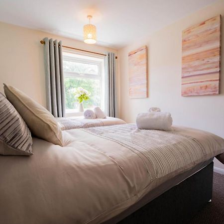 3-Bedroom House With Garden, Conservatory, In Centre Of Worcester Eksteriør billede