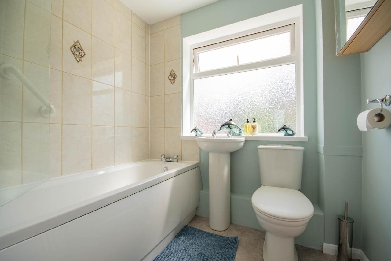 3-Bedroom House With Garden, Conservatory, In Centre Of Worcester Eksteriør billede