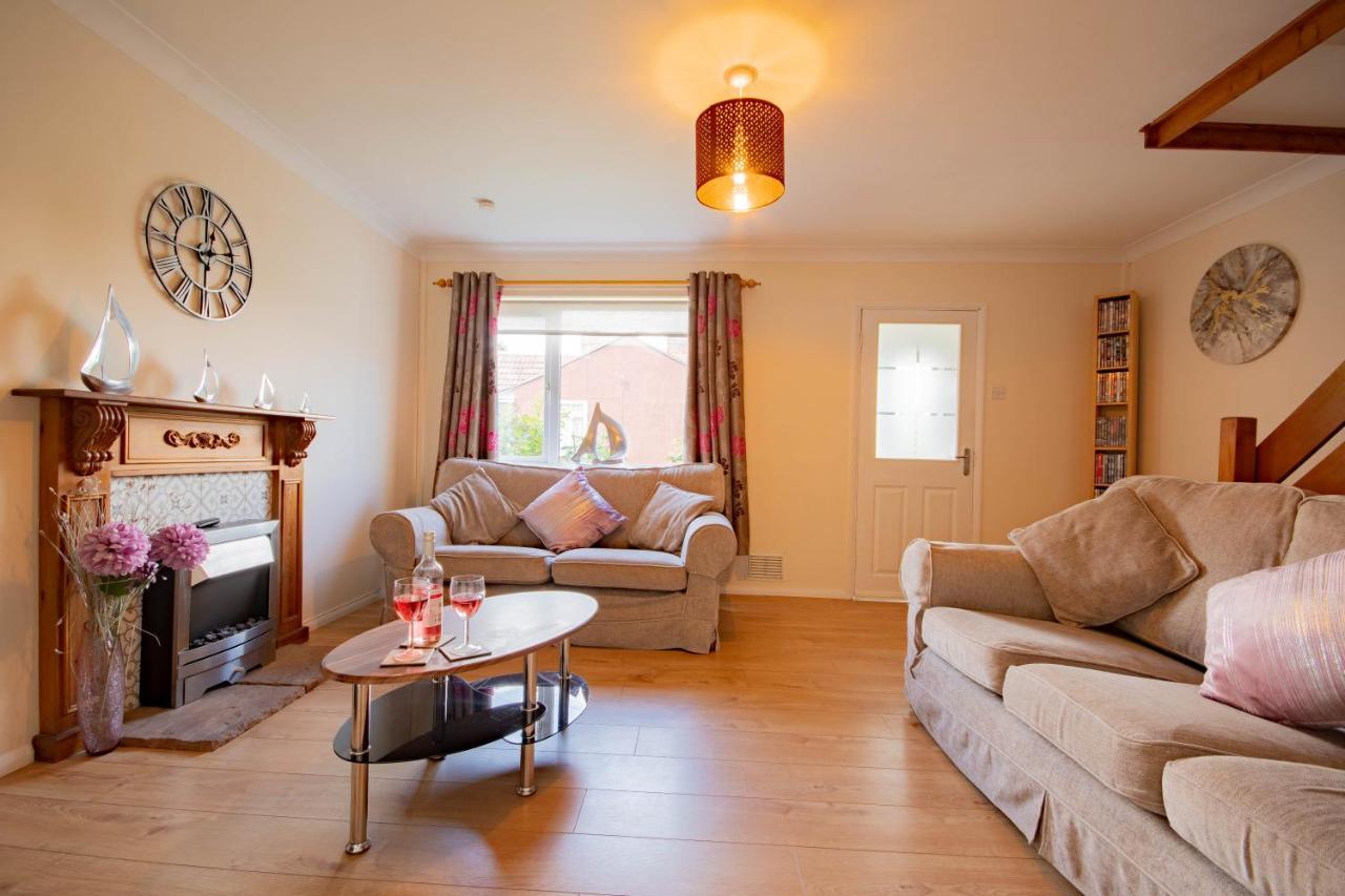 3-Bedroom House With Garden, Conservatory, In Centre Of Worcester Eksteriør billede