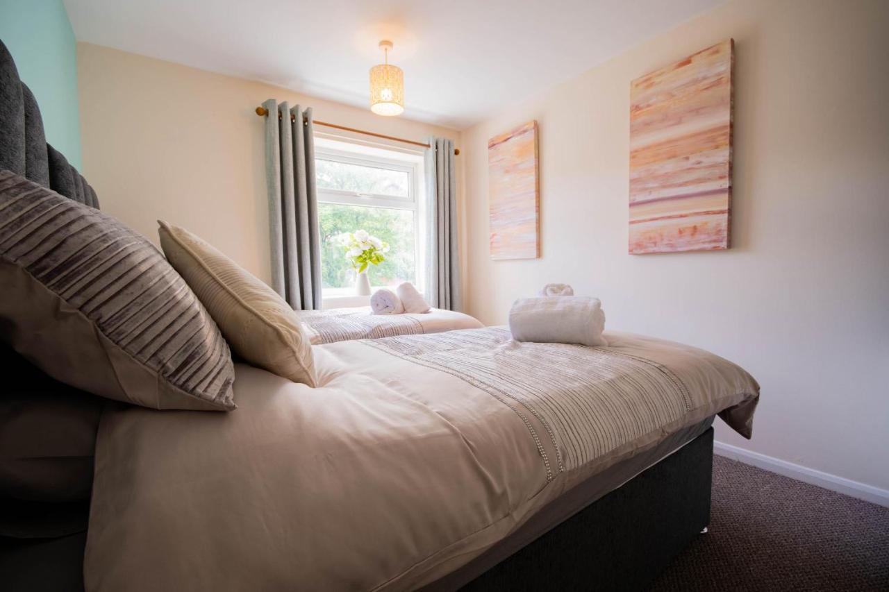 3-Bedroom House With Garden, Conservatory, In Centre Of Worcester Eksteriør billede